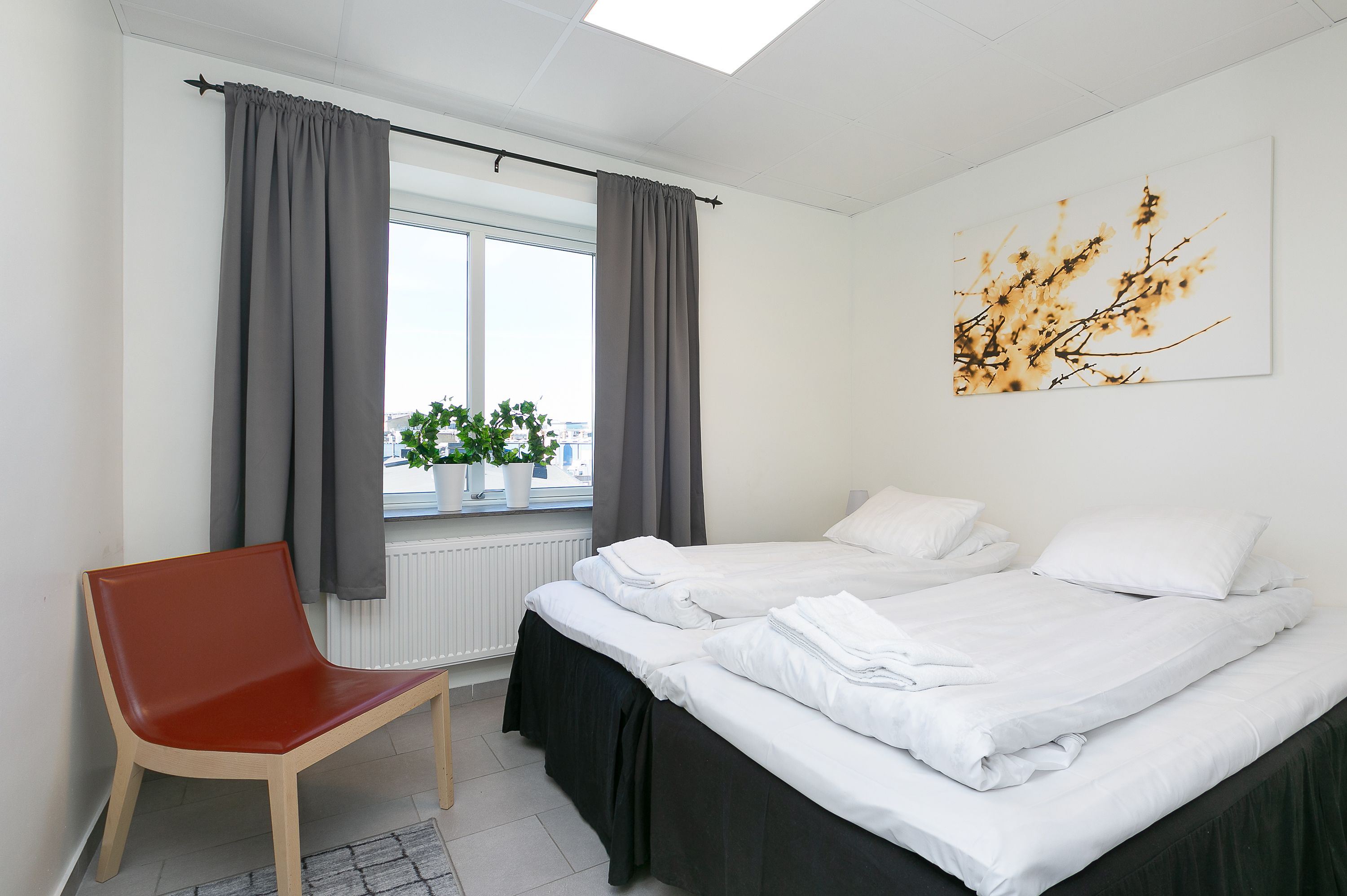 apartment, 2 bedrooms | individually decorated, blackout curtains, cots/infant beds