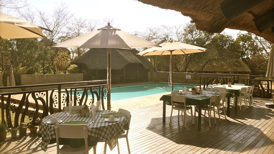 Ukutula Lodge & Game Reserve