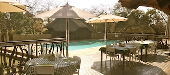 Ukutula Lodge & Game Reserve