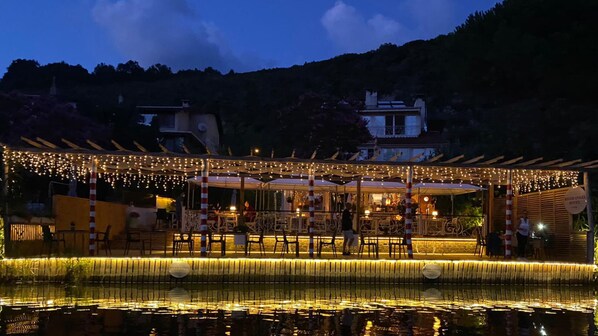 Vista frontal de la propiedad