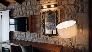 スーペリア ダブルまたはツインルーム シービュー | ミニバー、セーフティボックス (室内)、デスク、防音設備