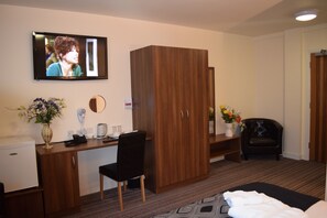 In-room safe, desk, iron/ironing board, free WiFi