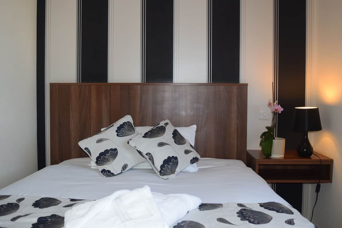 Deluxe Single Room | In-room safe, desk, iron/ironing board, free WiFi