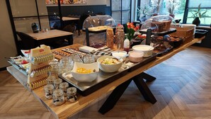 Tägliches inbegriffenes Frühstücksbuffet
