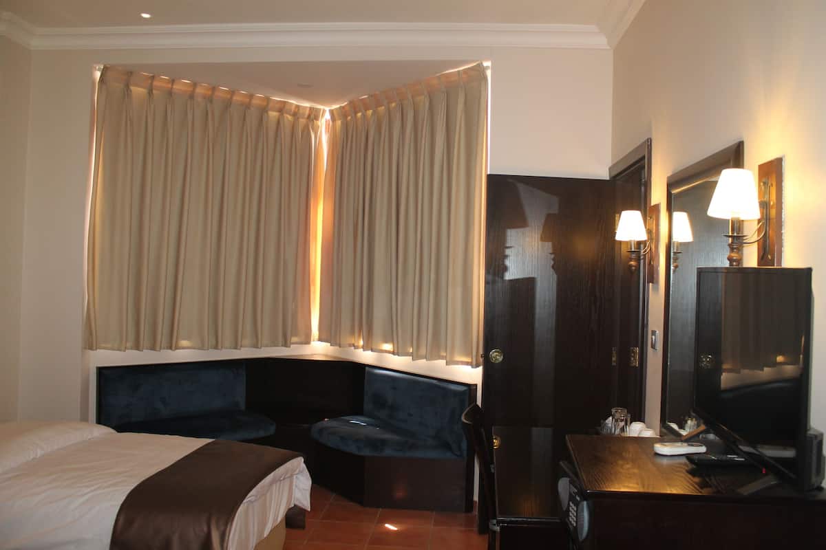 1 bedroom, minibar, in-room safe, desk