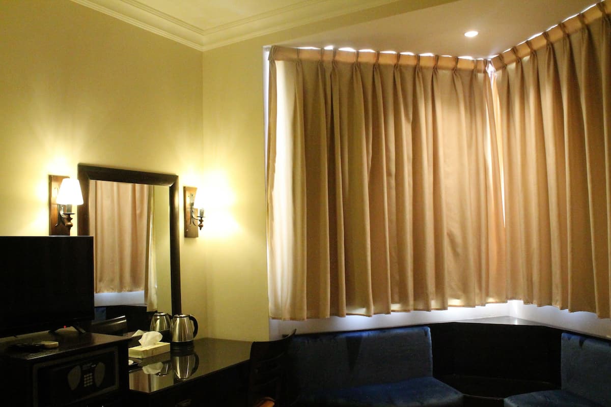 1 bedroom, minibar, in-room safe, desk