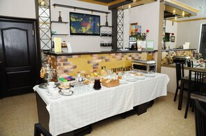 Daily buffet breakfast for a fee - Hotel Goncharov (Ulyanovsk)