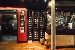 Breakfast, lunch, dinner served; international cuisine - Villa Eva (Gdansk)