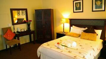 Minibar, iron/ironing board, free WiFi