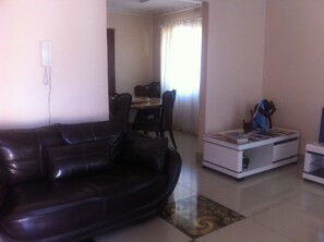 아침 식사, 점심 식사, 저녁 식사 제공, 현지 및 세계 요리