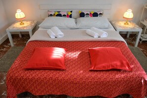 Desk, free WiFi, bed sheets - My Way (Pisa)