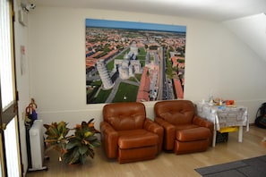 Lobby - My Way (Pisa)