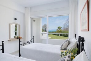 4 bedrooms, iron/ironing board, free WiFi, bed sheets - Villa Rosemarine (Corfu)