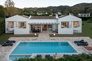 A heated pool - Villa Rosemarine (Corfu)