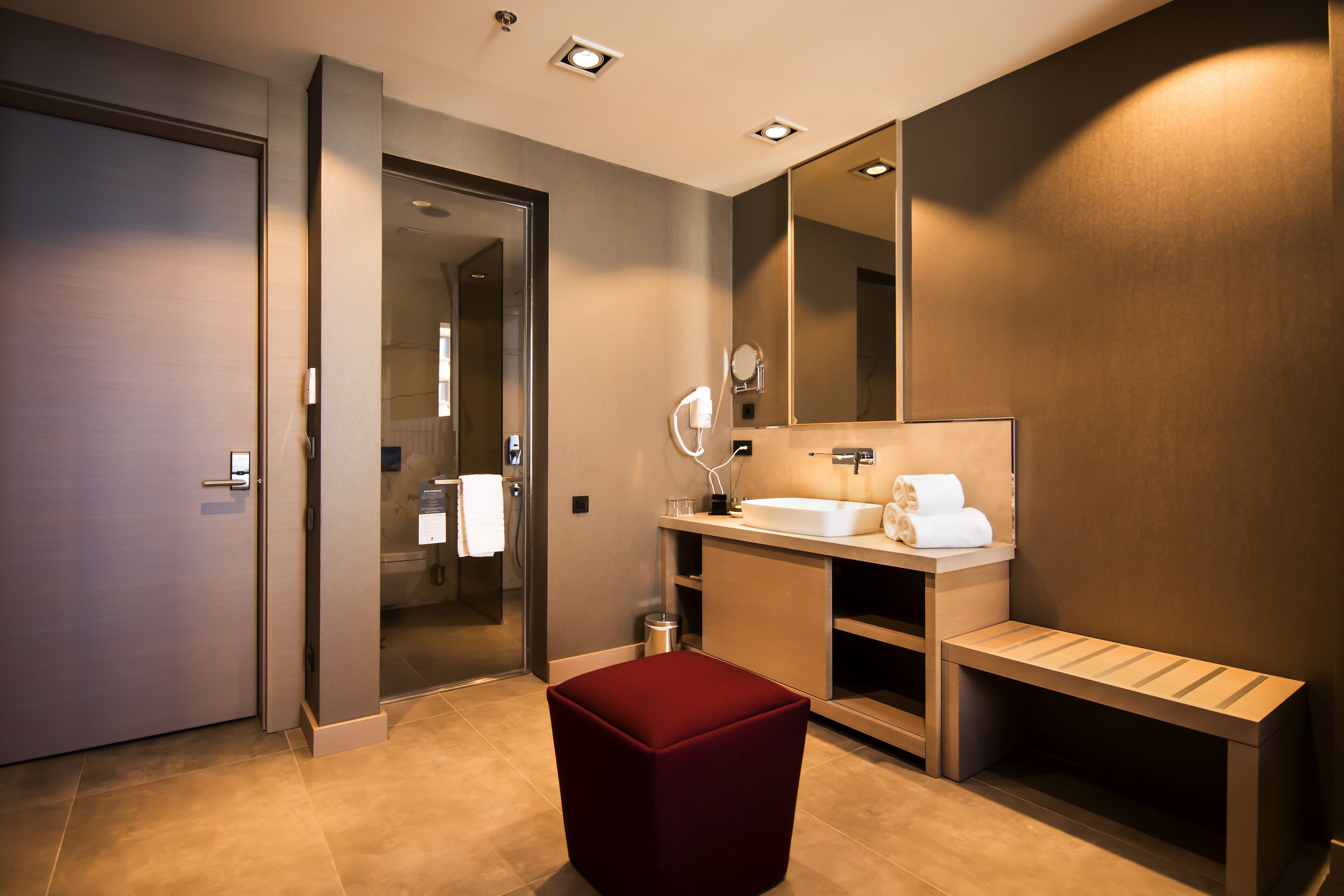 standard double room, 1 double bed | bathroom sink