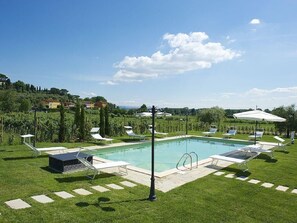 Outdoor pool - Luxury Tuscany Villa with Private Pool, 13 Sleeps. Lucca 10 km. (San Ginese Di Compito Lucca)
