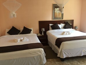 書桌、免費 Wi-Fi