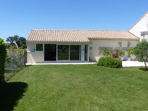 Exterior - Le Cottage Ensoleillé, classified 4 stars, Vineyards and Family friendly ! (Bécheresse)