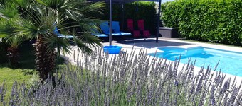 LE COTTAGE ENSOLEILLÉ , 4 étoiles, dans la campagne Charentaise 