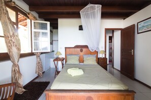 5 bedrooms, iron/ironing board, free WiFi, bed sheets