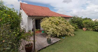 Villa Douce Créole - Air-conditioned rooms with sea view and Jacuzzi