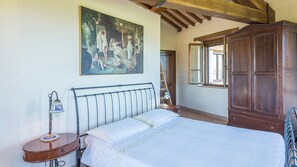 4 habitaciones, tabla de planchar con plancha y wifi gratis 