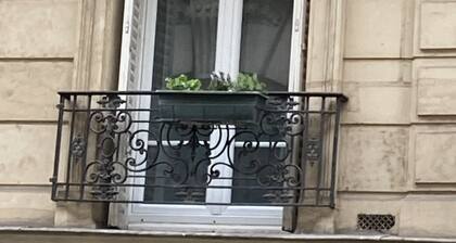 Apartment in the heart of Paris - L'Opéra and Montmartre.