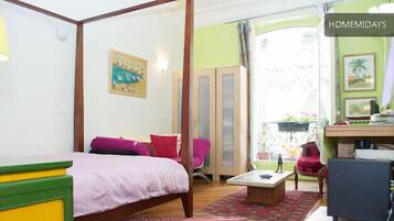 1 slaapkamer, een strijkplank/strijkijzer, reisbedje, gratis wifi