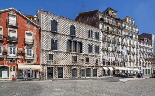 Amazing top floor apartment - River Views - Free Wifi