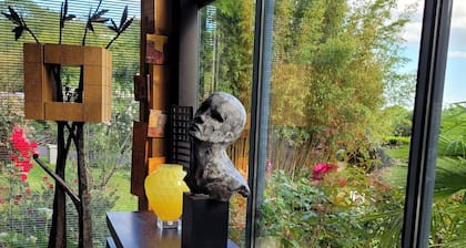 BANANIERS. Air-conditioned house on one level, SPA in garden not overlooked 5 *.