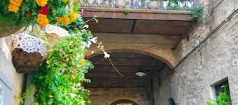 MAISON PATIO balcon miteux maison chic Spello