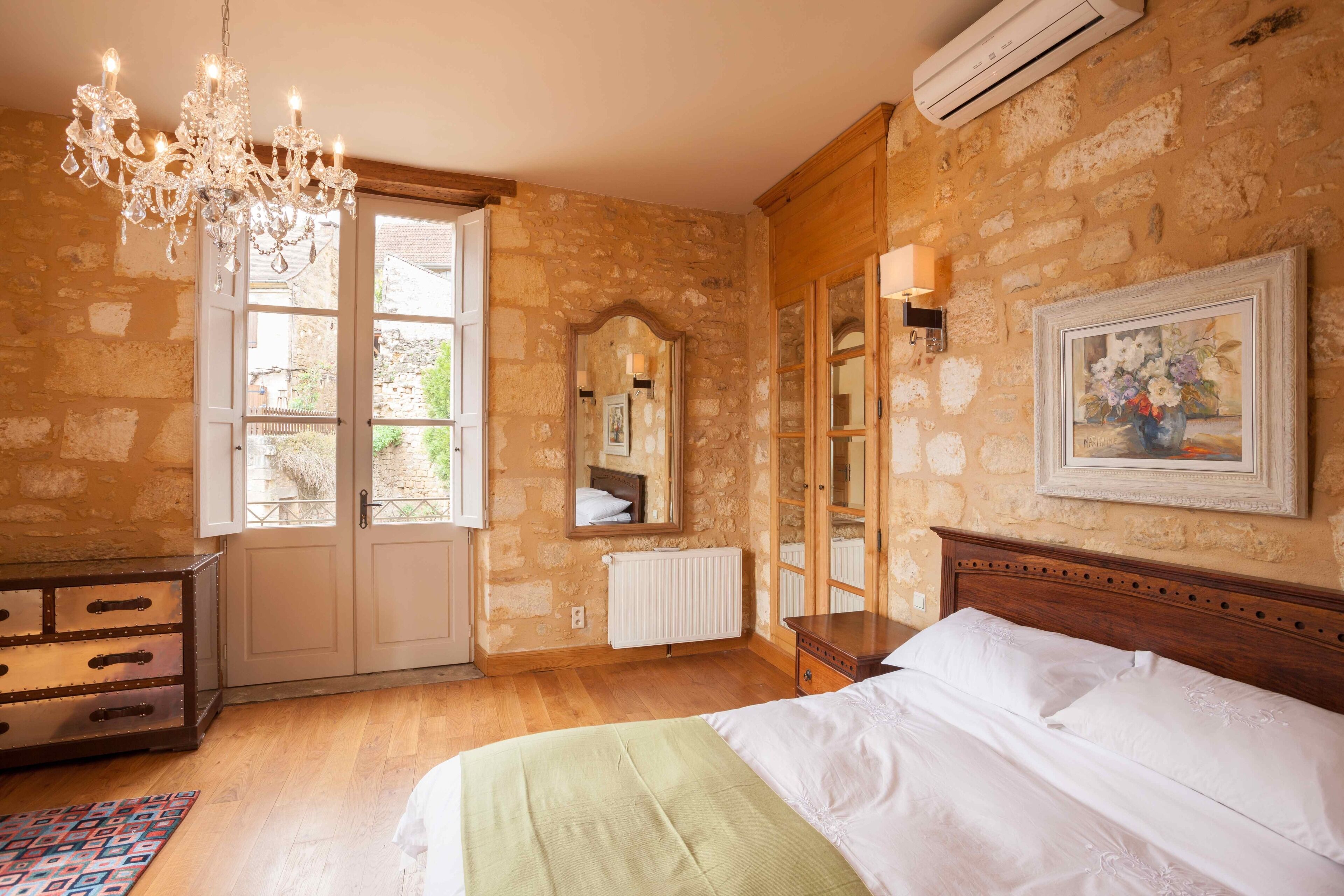 4 chambres, fer et planche à repasser, Wi-Fi, draps fournis