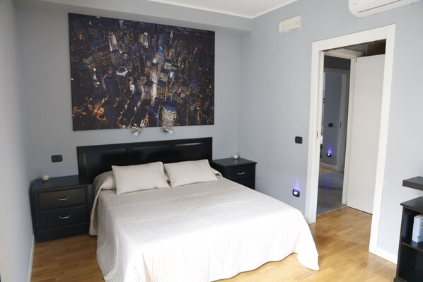 3 bedrooms, iron/ironing board, travel crib, free WiFi