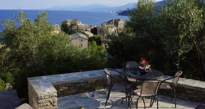 Detached villa - 2 south-facing terraces - Exceptional sea view - 5 minutes from the beach