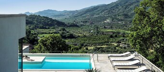 Panoramic villa with private pool