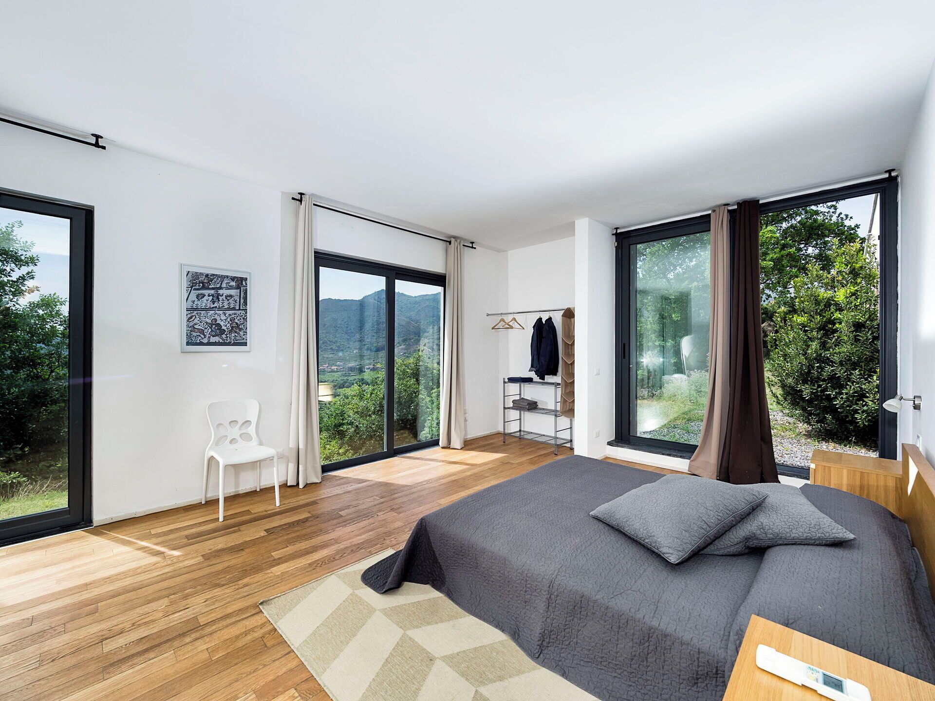 3 quartos, ferros/tábuas de passar roupa, Wi-Fi, roupa de cama