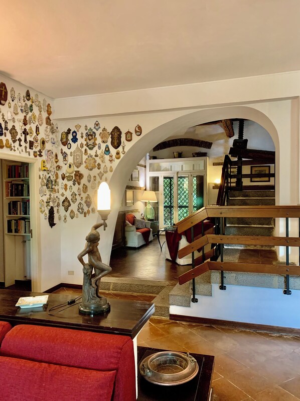 Interior - Villa With Private Pool and Furnished Garden, BBQ and External Dining Area (Linera)