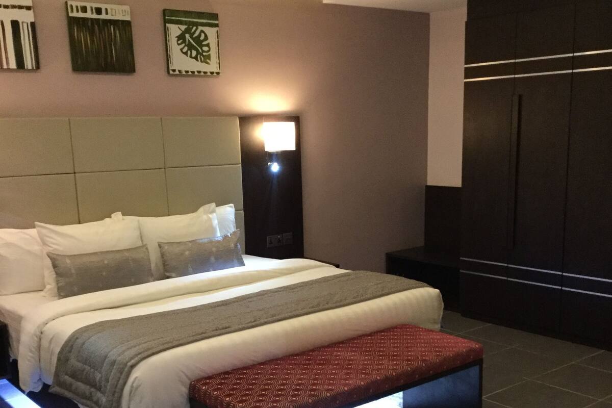 Egyptian cotton sheets, premium bedding, in-room safe, desk