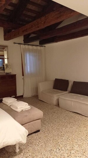 Interior - New Central, Cozy, 2 bedrooms, living room, free wifi, AC, 51 inch LED TV (Venezia)