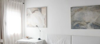 New Central, Cozy, 2 bedrooms, living room, free wifi, AC, 51 inch LED TV