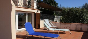 Studio lumineux villa .650 mètres à pied ou en vélo de la mer