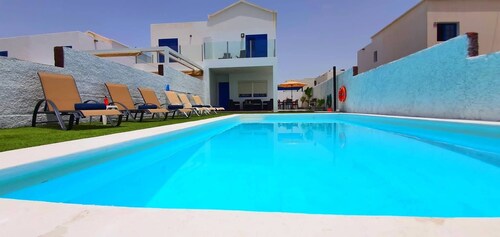 CasaYaiza, completely renovated luxury villa