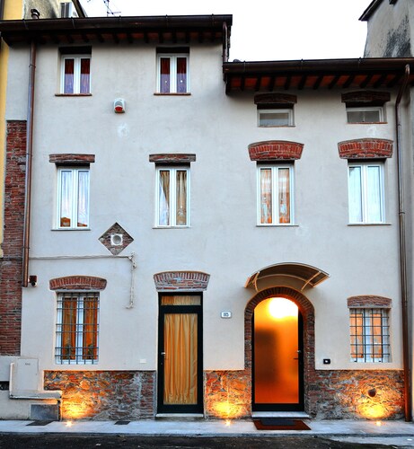 Anthea home short walk from the historic center five bicycles free and parking!