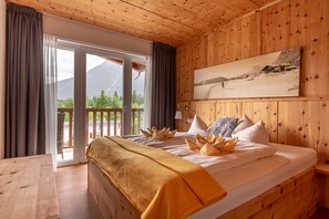 Apartment, 1 Bedroom (Zirbennest) | In-room safe, individually decorated, blackout curtains