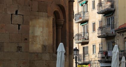 Historiallinen keskus, Salamanca. 5 henkilöä, 3 huonetta, 5 minuutin päässä pääaukiosta