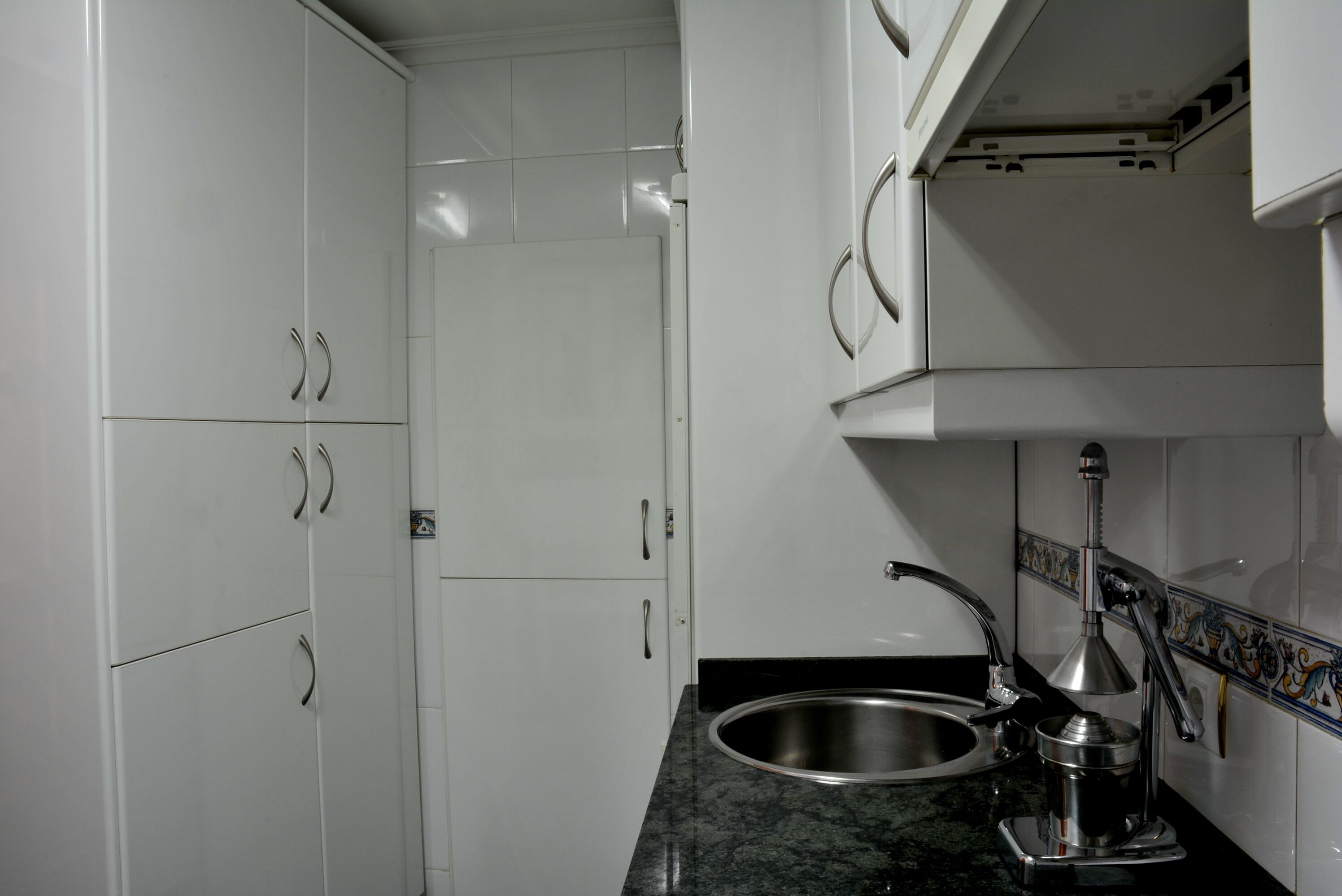 冰箱、微波炉、烤箱、炉灶