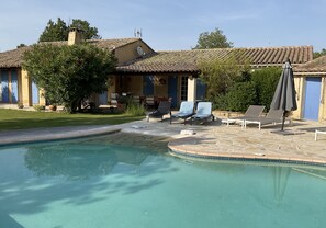 Piscine extérieure, piscine chauffée