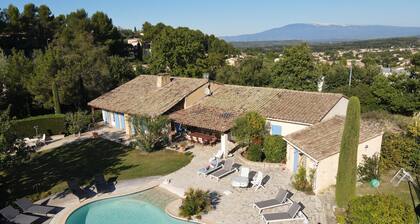Family holiday villa with pool, large grounds and views of Mont Ventoux
