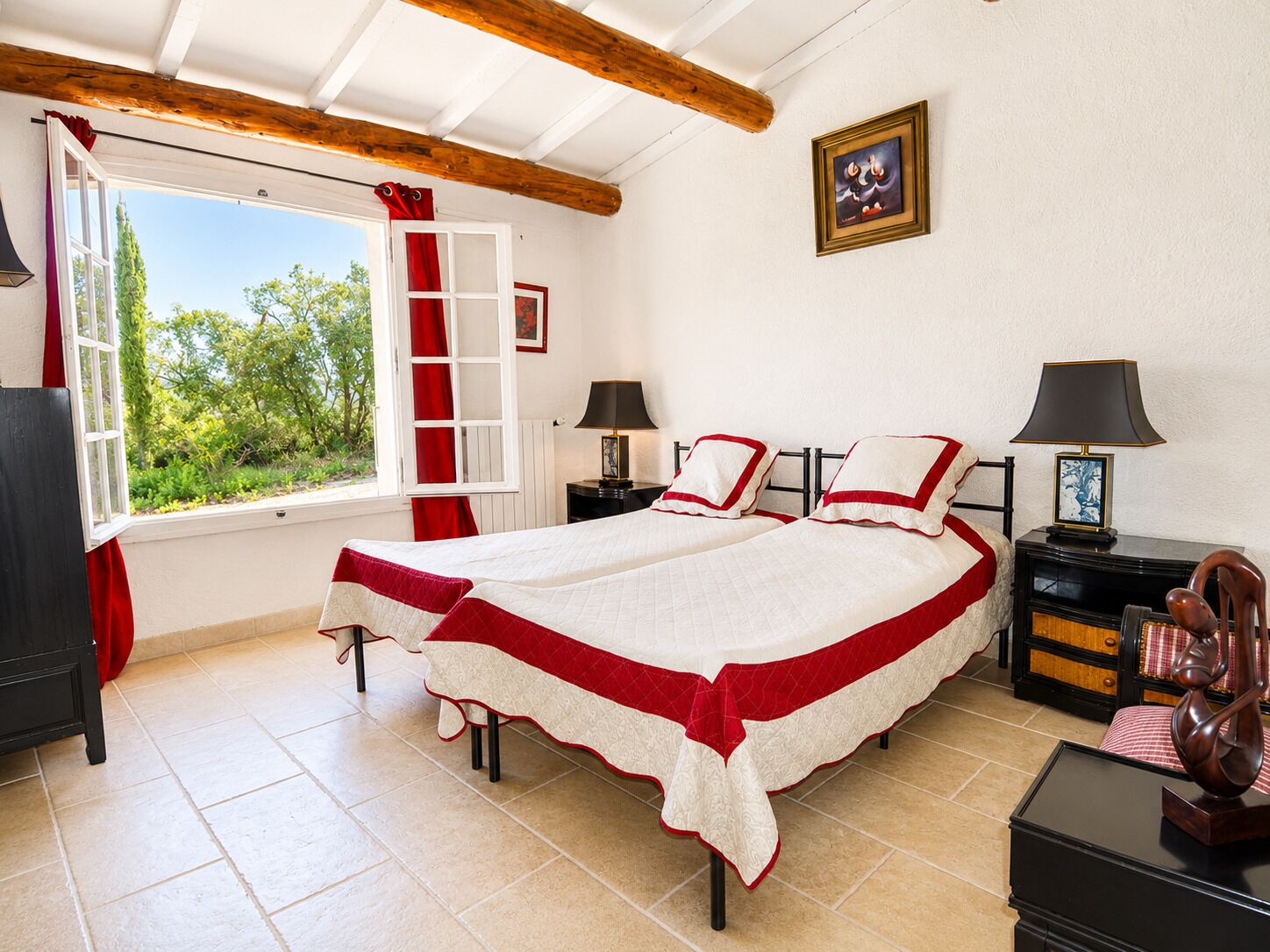 4 habitaciones, escritorio, tabla de planchar con plancha y wifi gratis 