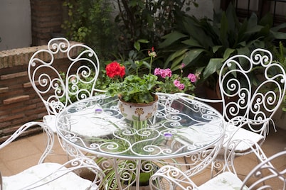 Andalusian house, typical patio, solarium, to visit Granada, Alhambra, free Wifi